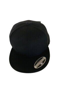 Pro Club Black Snapback Hat With Adjustable Strap & Classic Design